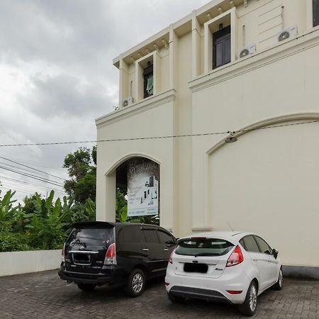 Reddoorz @ Malalayang 2 Manado Hotel Buitenkant foto