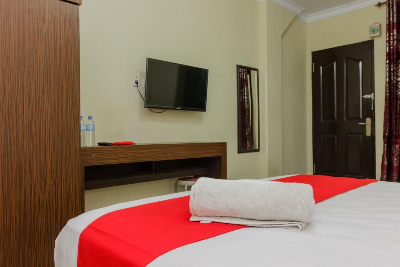 Reddoorz @ Malalayang 2 Manado Hotel Buitenkant foto
