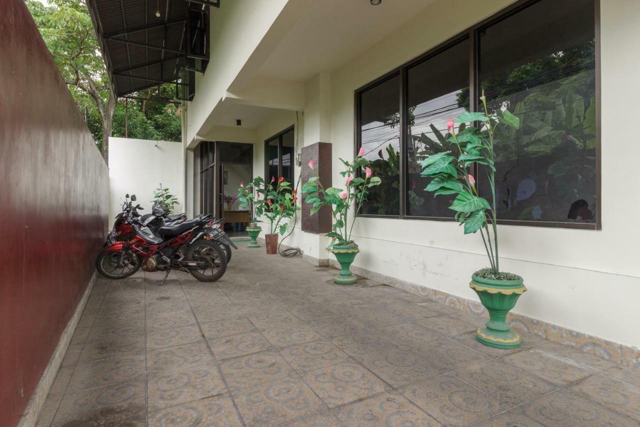 Reddoorz @ Malalayang 2 Manado Hotel Buitenkant foto