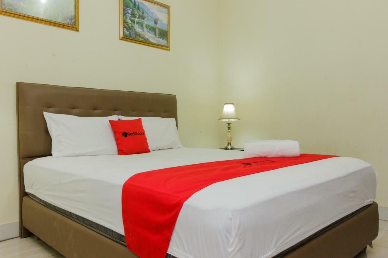 Reddoorz @ Malalayang 2 Manado Hotel Buitenkant foto